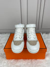 Flat shoes