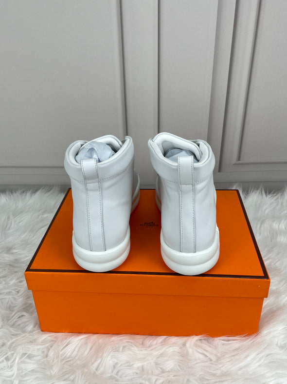 Flat shoes