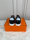 Flat shoes