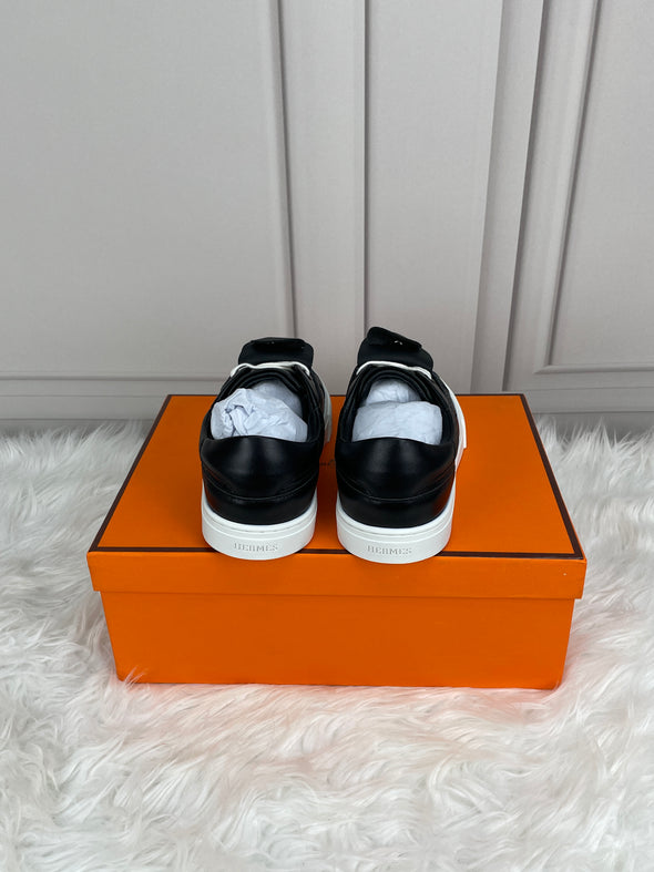Flat shoes