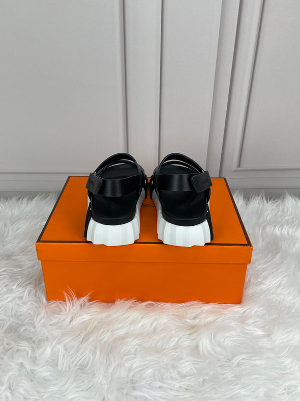 SANDAL