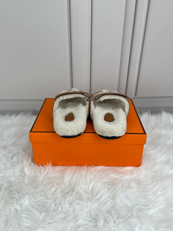 SLIPPER